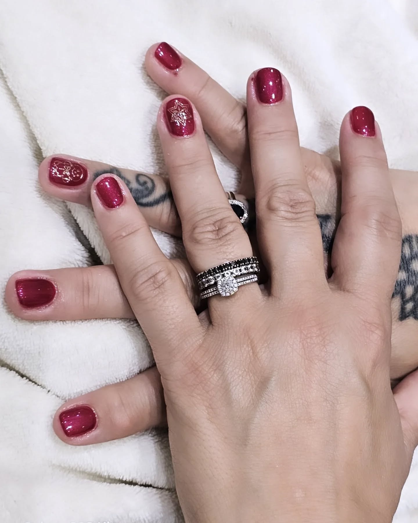 La nostra Anna ha realizzato il desiderio della nostra cliente 
Semipermanente Rosso con dettaglio oro✨️
Ognidesideriovaesaudito 

🎄💅🏻❤️

unghienatalizie nails unghie unghiegel unghiemania ricostruzioneunghie nailart christmasnails natale unghierosse nailsofinstagram unghiebelle semipermanenteunghie nailsart passioneunghie nailartist nailsnailsnails passioneunghieofficial unghiedecorate nailsdesign unghienatale manicure onicotecnica unghieingel frenchnails glitternails rednails christmas follow