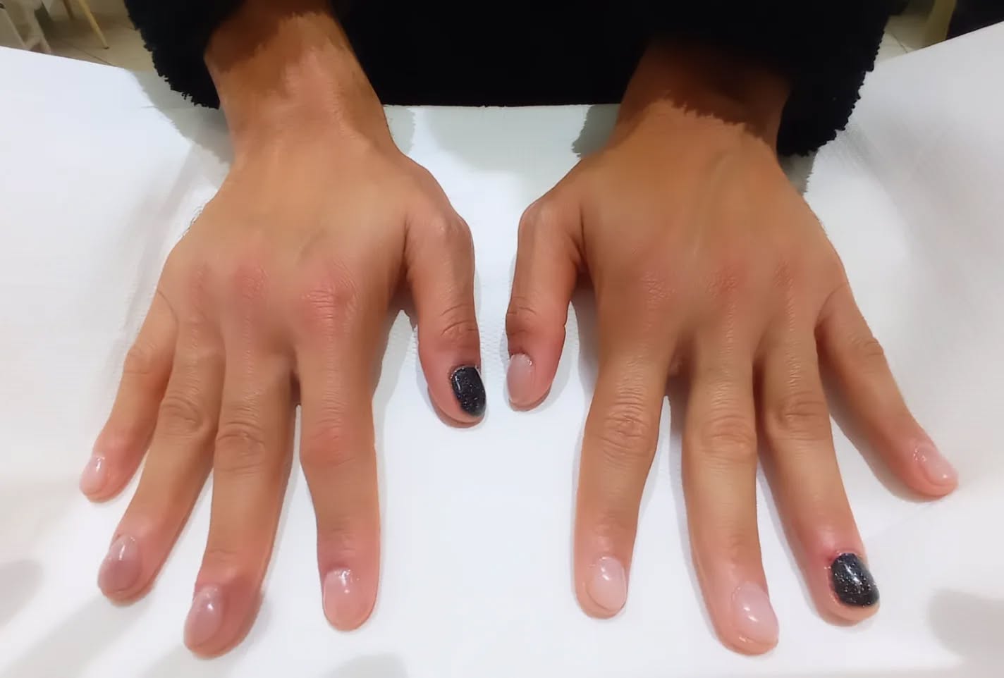 unghiedauomo

CHI HA DETTO CHE UN UOMO NON PUÒ FARE UN MANICURE O IL SEMIPERMANENTE? 

La nostra Anna ha realizzato per il nostro cliente un semipermanente sul naturale con un dettaglio particolare 🩷

 💅🏻 Cosa aspetti?
Scopri i nostri servizi e prenota il tuo appuntamento

httpswwwparrucchiere-estetistait

Tel 059926258

Via Francesco Bertelli 911 41013 Castelfranco Emilia Modena Emilia-Romagna Italia

nails nailsofinstagram nailart glitternails nailsoftheday acrylicnails gelnails longnails  nailsnailsnails nailtech ombrenails naildesign shortnails naildesigns nudenails manicure naturalnails nailartist coffinnails instanails nailstagram gel nailsart  uomo man